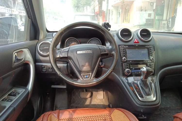 Used Haval H6 2016 Upgraded Model 1.5T Automatic Two-Wheel Drive Elite Version Steering Wheel