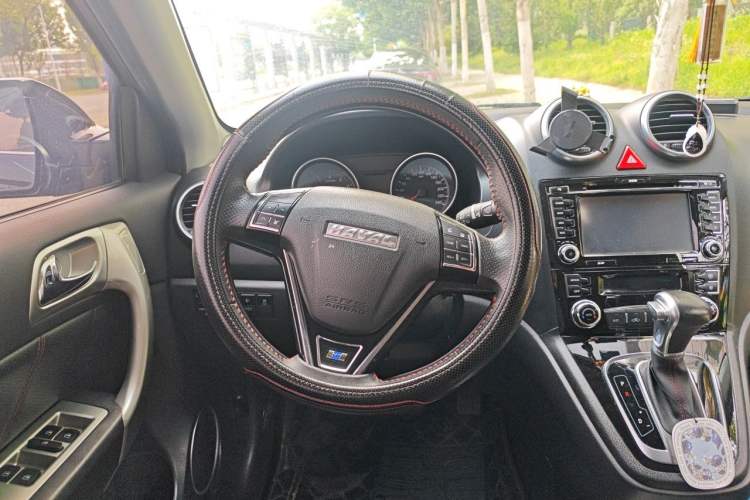 Used Haval H6 2016 Upgraded Model 1.5T Automatic Two-Wheel Drive Elite Version Steering Wheel