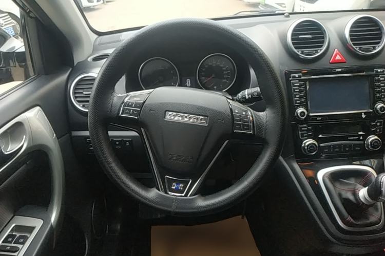 Used Haval H6 2016 Upgraded Model 1.5T Manual Two-Wheel Drive Elite Version Steering Wheel