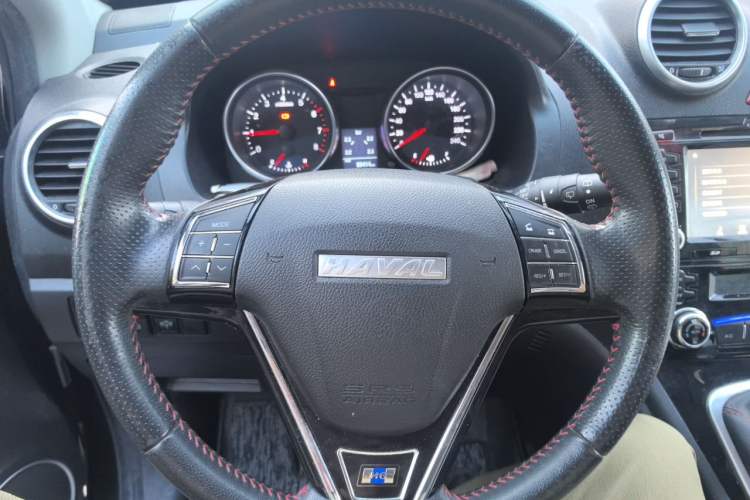 Used Haval H6 2016 Upgraded Model 1.5T Manual Two-Wheel Drive Elite Version Steering Wheel