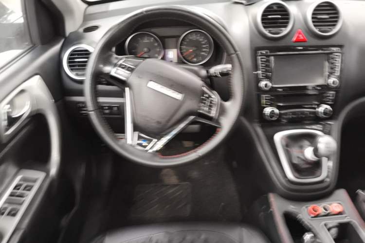 Used Haval H6 2016 Upgraded Model 1.5T Manual Two-Wheel Drive Elite Version Steering Wheel