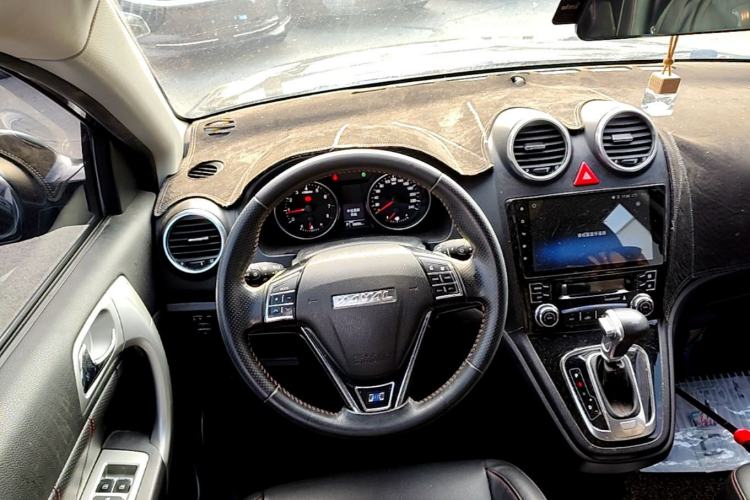 Used Haval H6 2016 Upgraded Model 1.5T Automatic Two-Wheel Drive Elite Version Steering Wheel