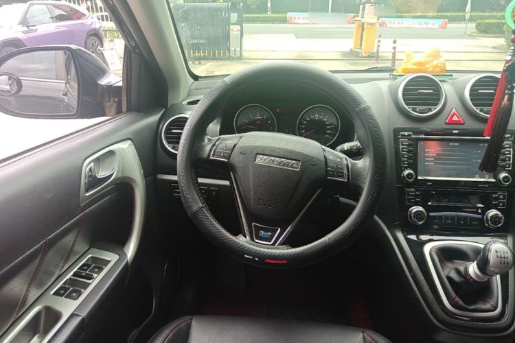 Used Haval H6 2016 Upgraded Model 1.5T Manual Two-Wheel Drive Elite Version Steering Wheel