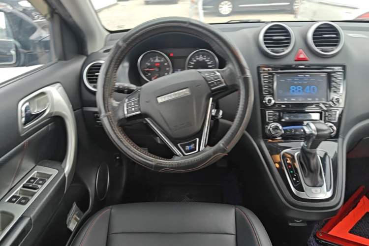 Used Haval H6 2016 Upgraded Model 1.5T Automatic Two-Wheel Drive Elite Version Steering Wheel