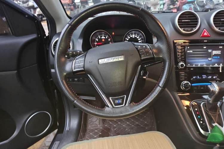 Used Haval H6 2016 Upgraded Model 1.5T Automatic Two-Wheel Drive Elite Version Steering Wheel