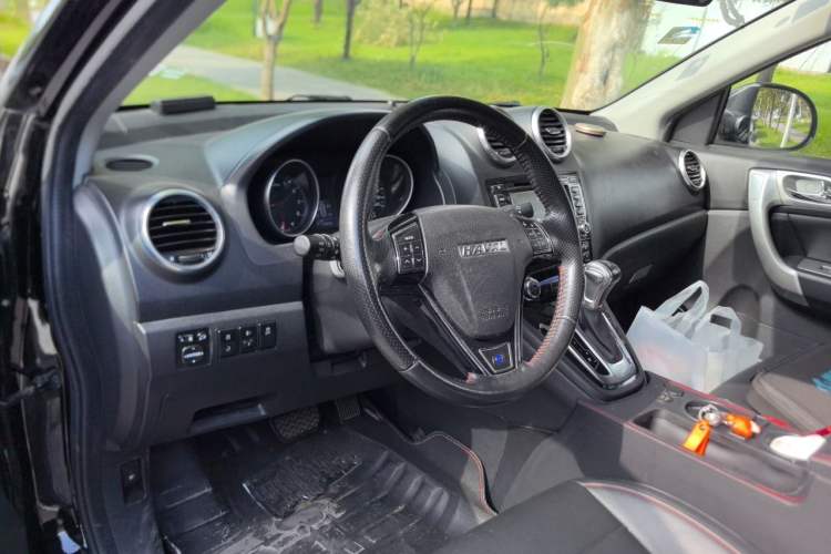 Used Haval H6 2016 Upgraded Model 1.5T Automatic Two-Wheel Drive Elite Version Steering Wheel