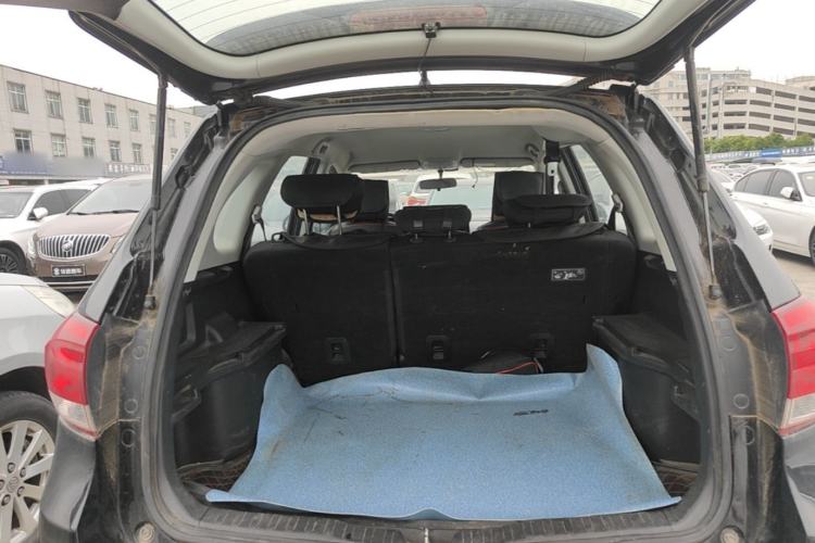 Used Haval H6 2016 Upgraded Model 1.5T Manual Two-Wheel Drive Value Edition Trunk