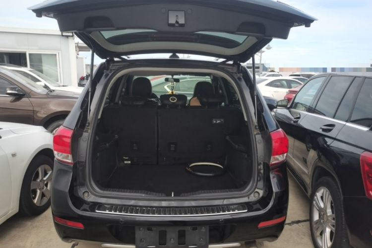 Used Haval H6 2016 Upgraded Model 1.5T Manual Two-Wheel Drive Elite Version Trunk