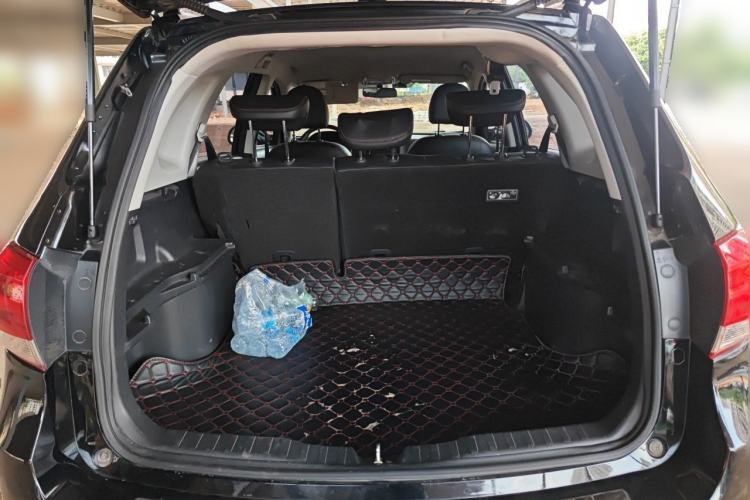 Used Haval H6 2016 Upgraded Model 1.5T Manual Two-Wheel Drive Urban Version Trunk