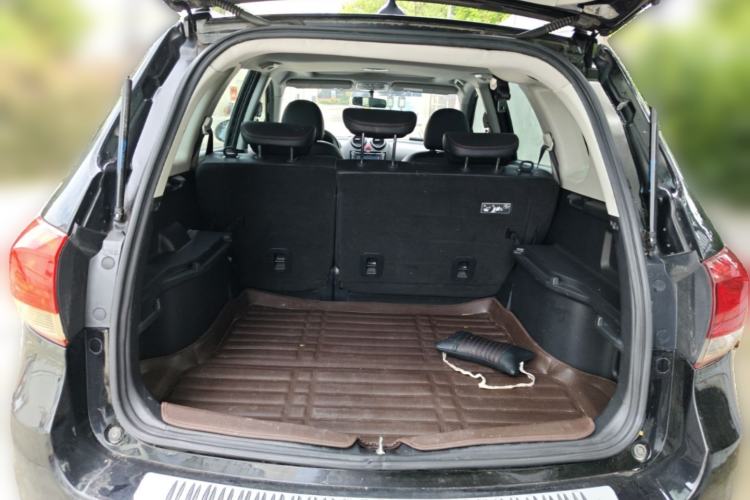 Used Haval H6 2016 Upgraded Model 1.5T Automatic Two-Wheel Drive Elite Version Trunk