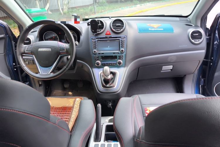 Used Haval H6 2016 Upgraded Model 1.5T Manual Two-Wheel Drive Elite Version Center Console
