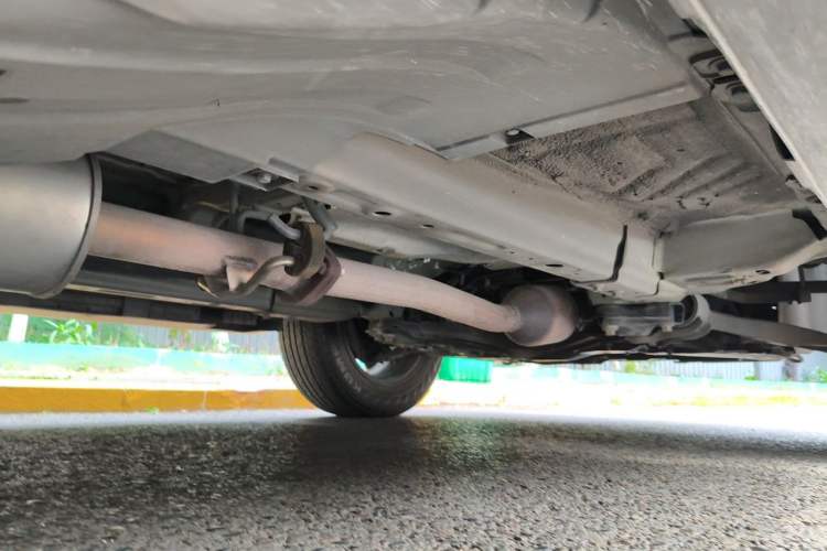 Used Haval H6 2016 Upgraded Model 1.5T Manual Two-Wheel Drive Elite Version Chassis Front Right