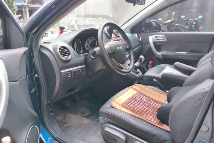 Used Haval H6 2016 Upgraded Model 1.5T Manual Two-Wheel Drive Elite Version Driver Seat