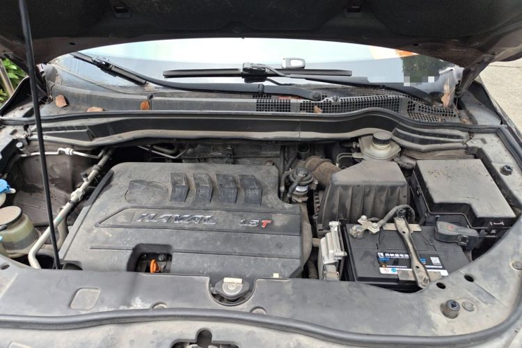 Used Haval H6 2016 Upgraded Model 1.5T Automatic Two-Wheel Drive Elite Version Engine Bay