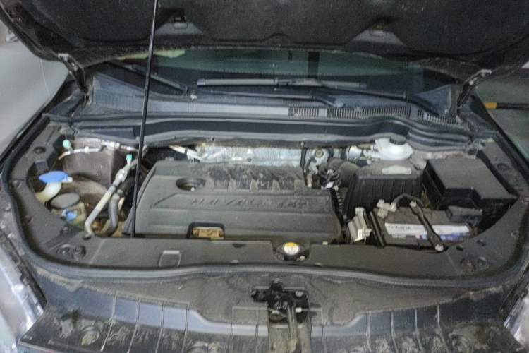 Used Haval H6 2016 Upgraded Model 1.5T Automatic Two-Wheel Drive Prestige Version Engine Bay