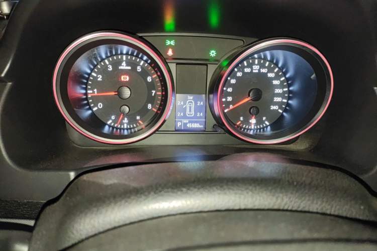 Used Haval H6 2016 Upgraded Model 1.5T Automatic Two-Wheel Drive Prestige Version Odometer Close Up