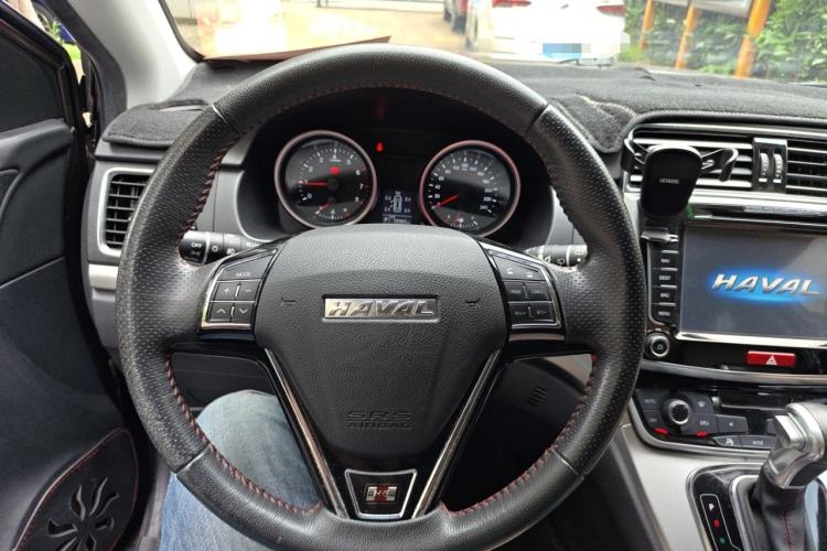 Used Haval H6 2016 Upgraded Model 1.5T Automatic Two-Wheel Drive Elite Version Steering Wheel