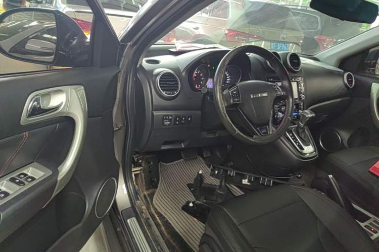Used Haval H6 2016 Upgraded Model 1.5T Automatic Two-Wheel Drive Elite Version Driver Seat