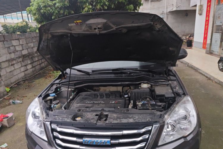 Used Haval H6 2016 Upgraded Model 1.5T Automatic Two-Wheel Drive Elite Version Engine Bay