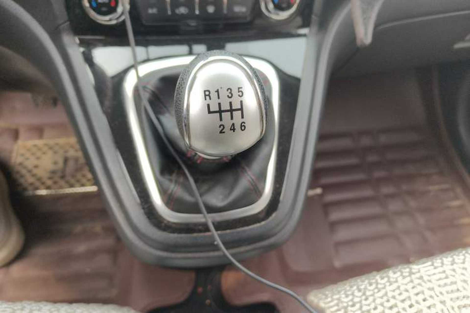 Used Haval H6 2016 Upgraded Model 1.5T Manual Two-Wheel Drive Elite Version Gear Lever