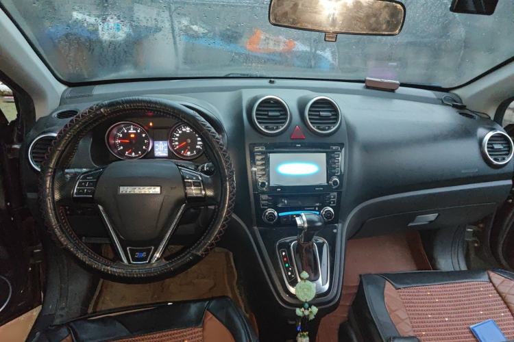 Used Haval H6 2016 Upgraded Model 1.5T Automatic Two-Wheel Drive Elite Version Interior 2
