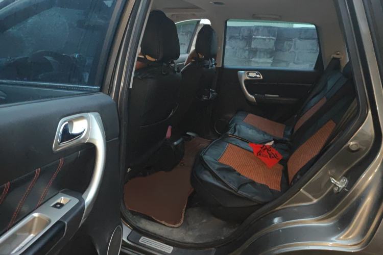 Used Haval H6 2016 Upgraded Model 1.5T Automatic Two-Wheel Drive Elite Version Interior 4