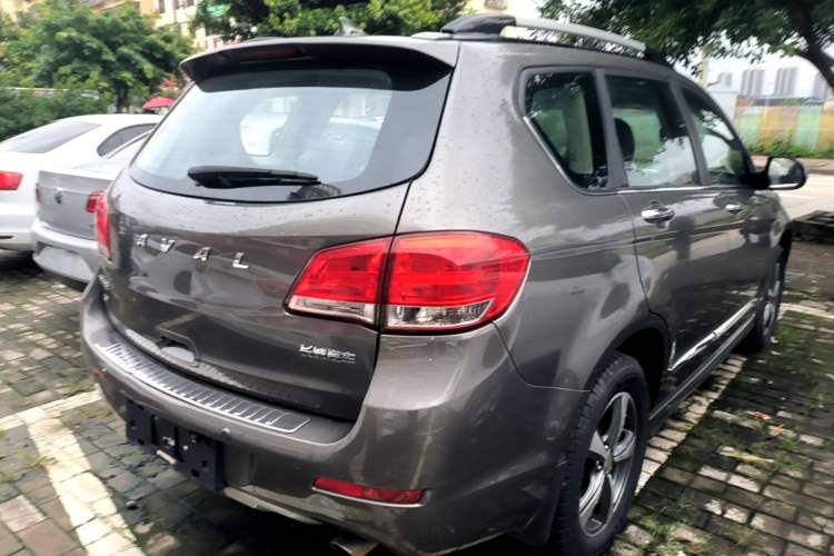 Used Haval H6 2016 Upgraded Model 1.5T Manual Two-Wheel Drive Elite Version Rear Right 45 Deg