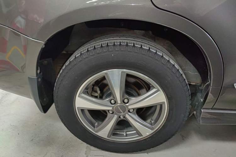 Used Haval H6 2016 Upgraded Model 1.5T Automatic Two-Wheel Drive Elite Version Right Rear Wheel Hub
