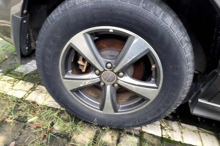 Used Haval H6 2016 Upgraded Model 1.5T Manual Two-Wheel Drive Elite Version Right Rear Wheel Hub