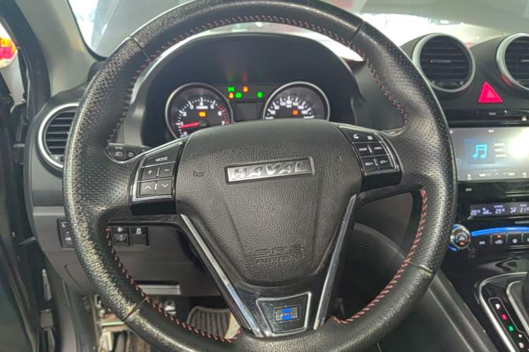 Used Haval H6 2016 Upgraded Model 1.5T Automatic Two-Wheel Drive Elite Version Steering Wheel