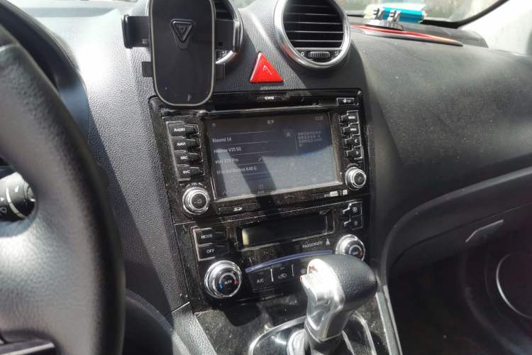 Used Haval H6 2016 Upgraded Model 1.5T Automatic Two-Wheel Drive Elite Version Audio And AC Panel