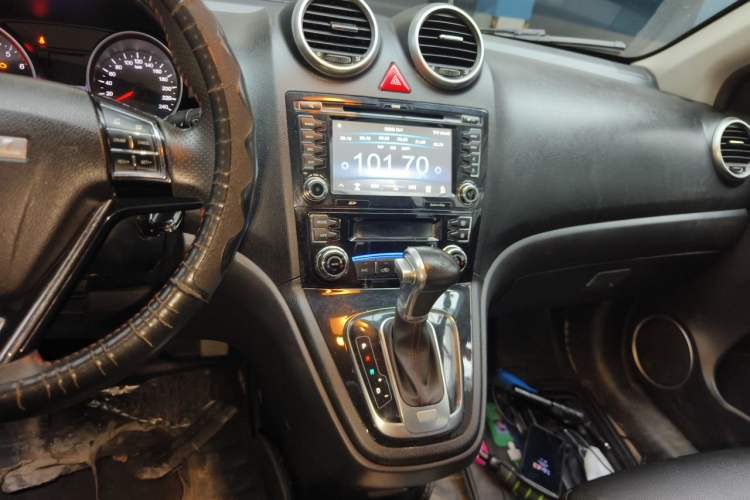 Used Haval H6 2016 Upgraded Model 1.5T Automatic Two-Wheel Drive Elite Version Audio And AC Panel