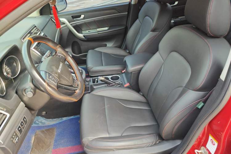 Used Haval H6 2016 Upgraded Model 1.5T Automatic Two-Wheel Drive Prestige Version Interior 2
