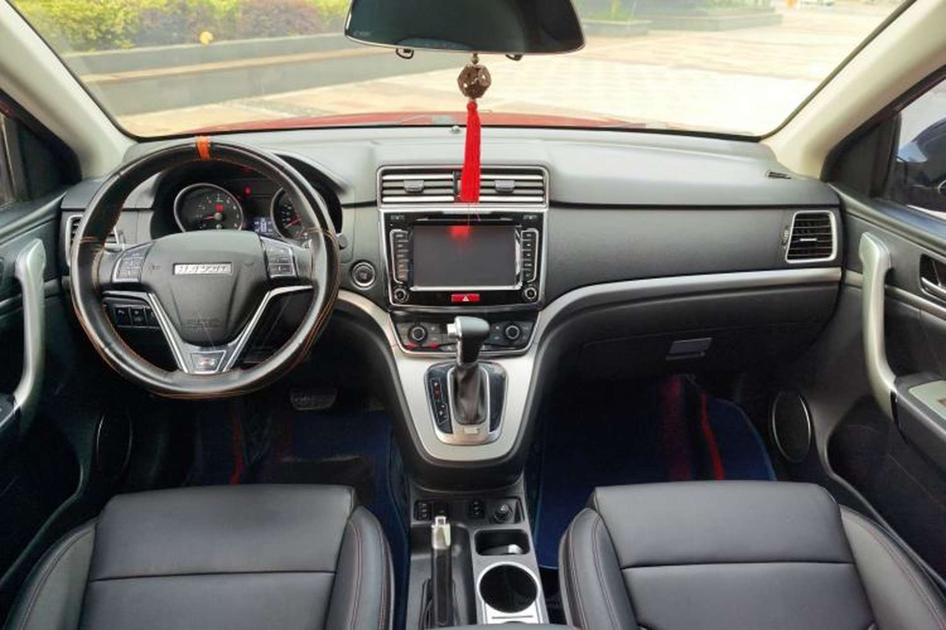 Used Haval H6 2016 Upgraded Model 1.5T Automatic Two-Wheel Drive Prestige Version Interior 5