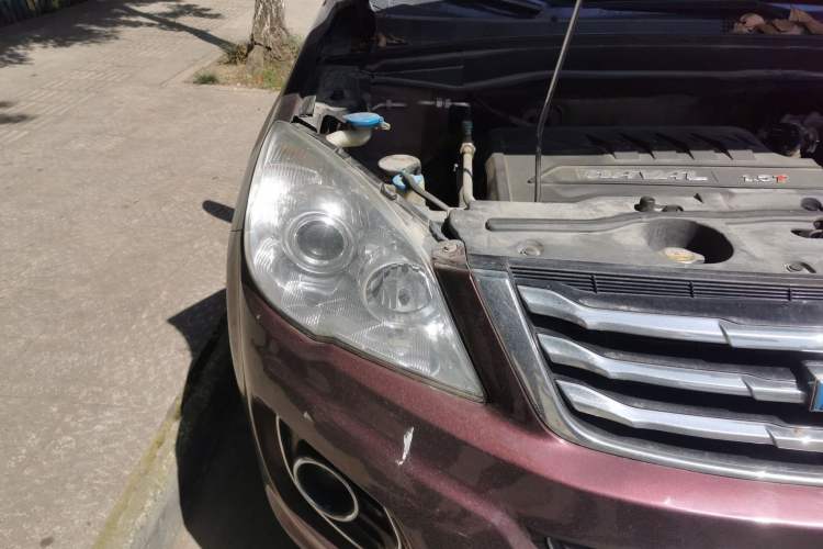 Used Haval H6 2016 Upgraded Model 1.5T Automatic Two-Wheel Drive Elite Version Right Front Headlight