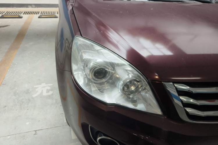 Used Haval H6 2016 Upgraded Model 1.5T Automatic Two-Wheel Drive Elite Version Right Front Headlight