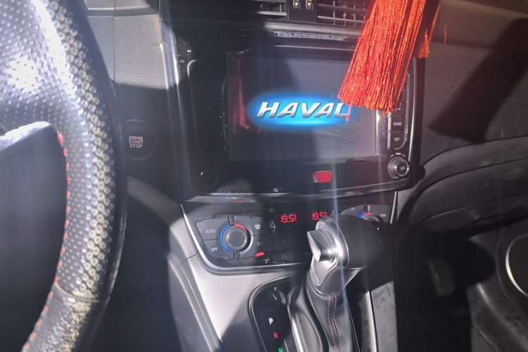Used Haval H6 2016 Upgraded Model 1.5T Automatic Two-Wheel Drive Prestige Version Audio And AC Panel
