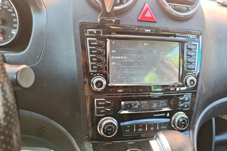 Used Haval H6 2016 Upgraded Model 1.5T Automatic Two-Wheel Drive Elite Version Audio And AC Panel