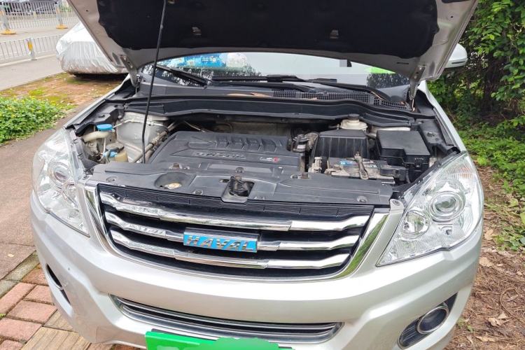 Used Haval H6 2016 Upgraded Model 1.5T Manual Two-Wheel Drive Elite Version Engine Bay