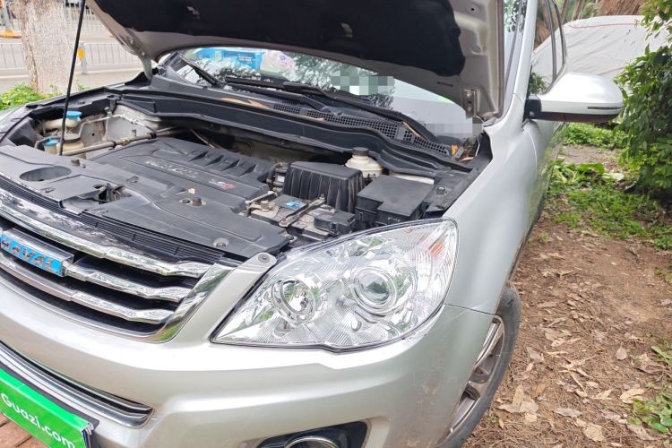 Used Haval H6 2016 Upgraded Model 1.5T Manual Two-Wheel Drive Elite Version Engine Bay Left