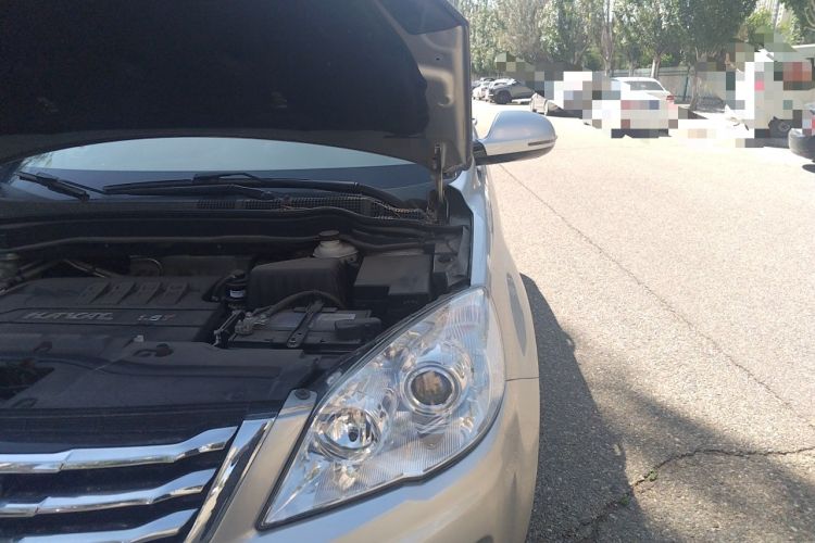 Used Haval H6 2016 Upgraded Model 1.5T Automatic Two-Wheel Drive Elite Version Engine Bay Left
