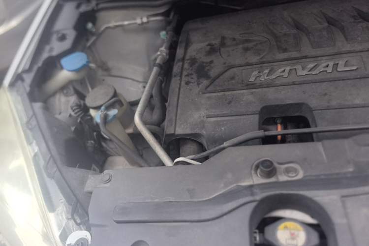 Used Haval H6 2016 Upgraded Model 1.5T Automatic Two-Wheel Drive Elite Version Engine Bay Right