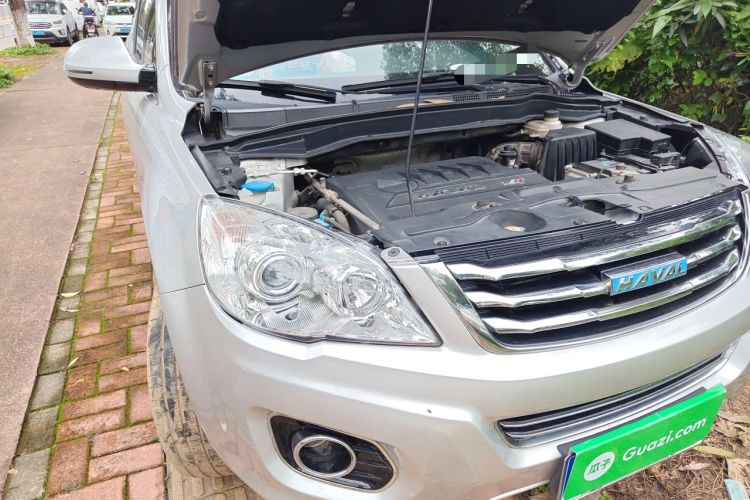 Used Haval H6 2016 Upgraded Model 1.5T Manual Two-Wheel Drive Elite Version Engine Bay Right