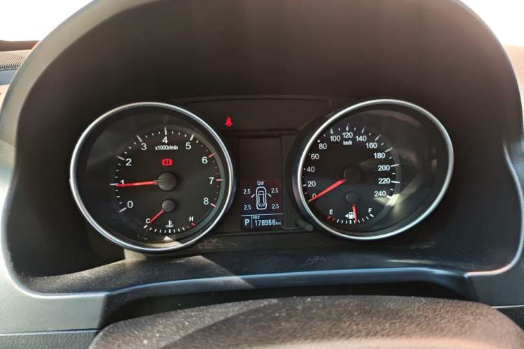 Used Haval H6 2016 Upgraded Model 1.5T Automatic Two-Wheel Drive Elite Version Instrument Cluster