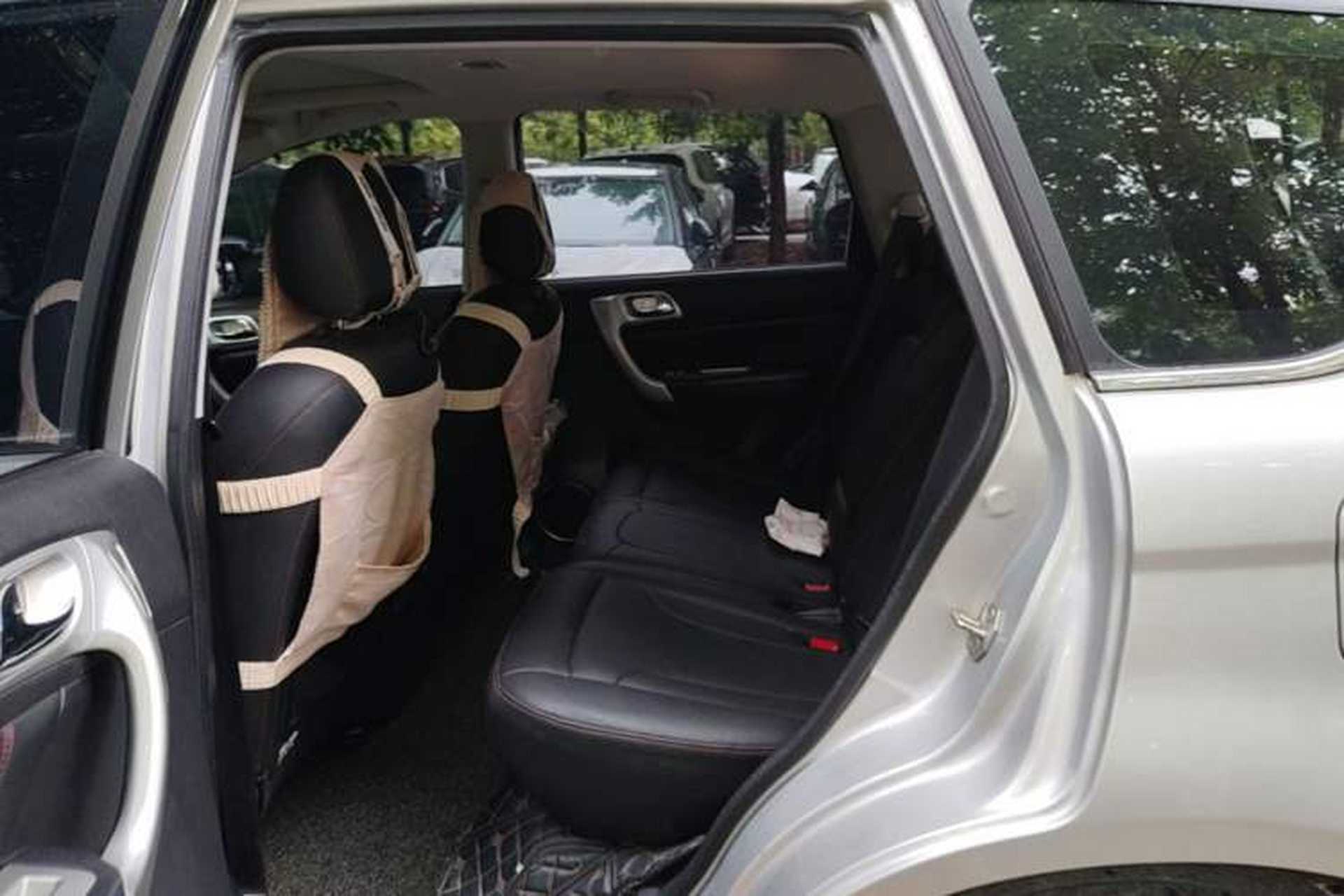 Used Haval H6 2016 Upgraded Model 1.5T Manual Two-Wheel Drive Elite Version Left Rear Seat