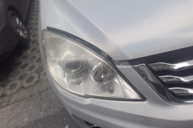 Used Haval H6 2016 Upgraded Model 1.5T Automatic Two-Wheel Drive Elite Version Right Front Headlight