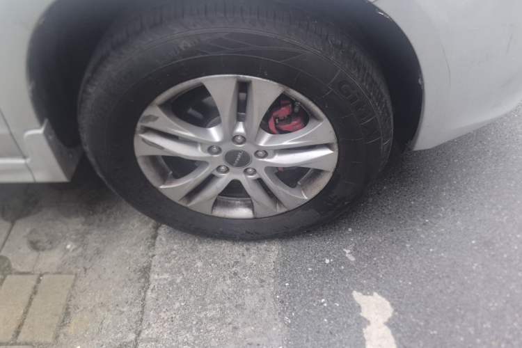 Used Haval H6 2016 Upgraded Model 1.5T Automatic Two-Wheel Drive Elite Version Right Front Wheel Hub