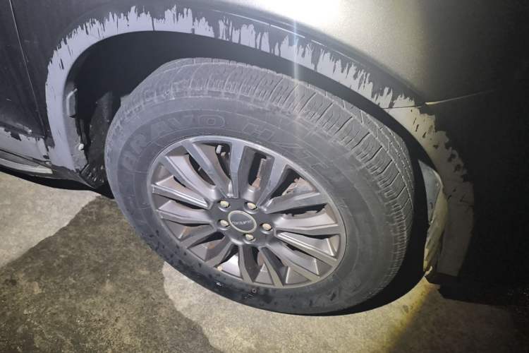 Used Haval H6 2016 Upgraded Model 1.5T Automatic Two-Wheel Drive Prestige Version Right Front Wheel Hub