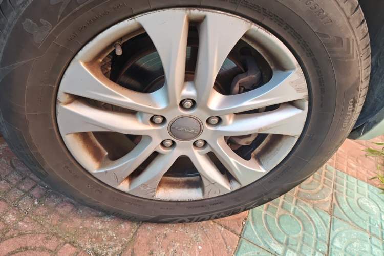 Used Haval H6 2016 Upgraded Model 1.5T Automatic Two-Wheel Drive Elite Version Right Front Wheel Hub