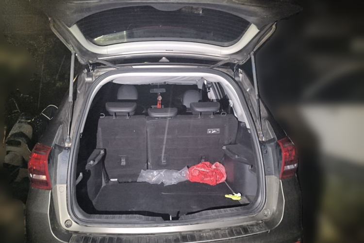 Used Haval H6 2016 Upgraded Model 1.5T Automatic Two-Wheel Drive Prestige Version Trunk